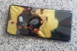 三星s10手机自燃(三星s10手机自燃原因)