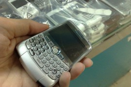 黑莓手机8310(黑莓手机属于什么档次)