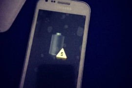 三星手机充电充不进去(三星手机充电充不进去电)