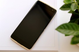 tcl手机a990(TCL手机是哪国的)