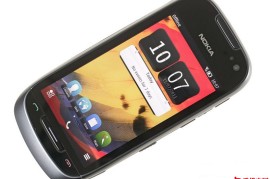 诺基亚701(诺基亚7020)