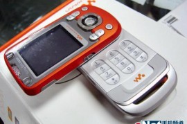 索爱旋转手机(索爱旋转屏手机s700)