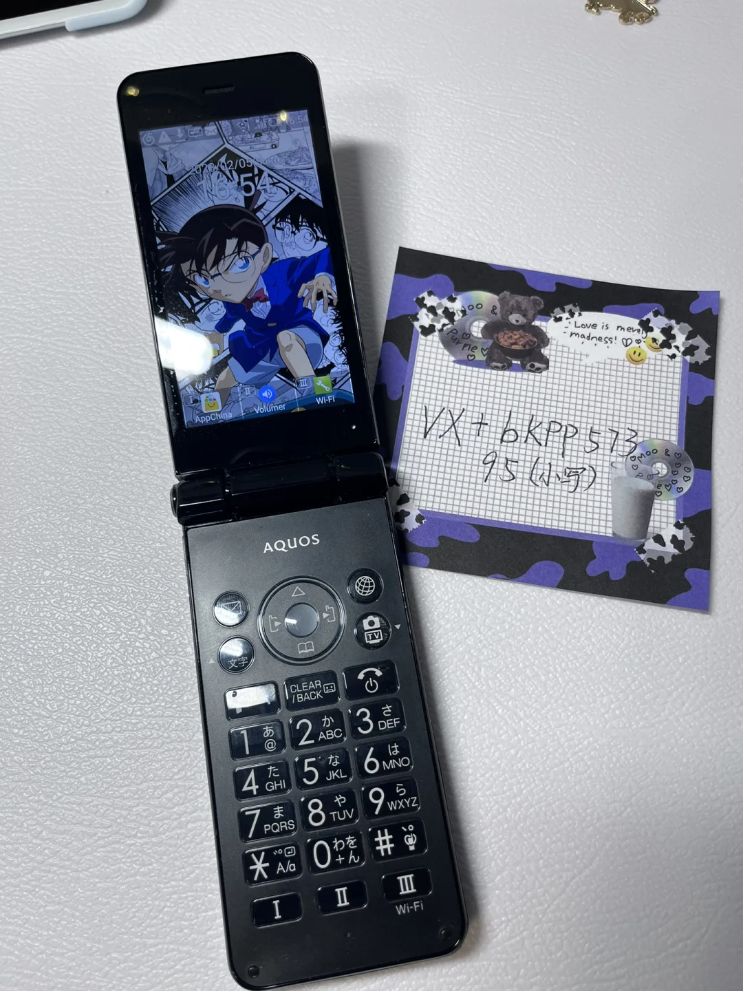 夏普最新款翻盖手机(夏普最新款翻盖手机有哪些)